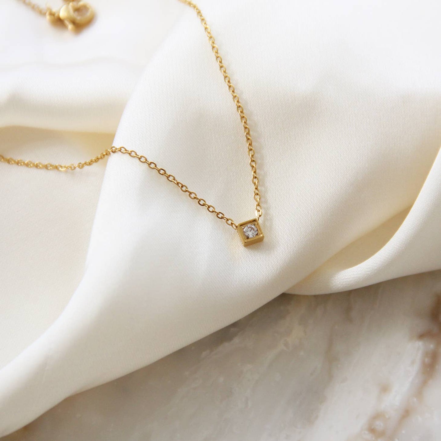 Maive Square with Stone Necklace