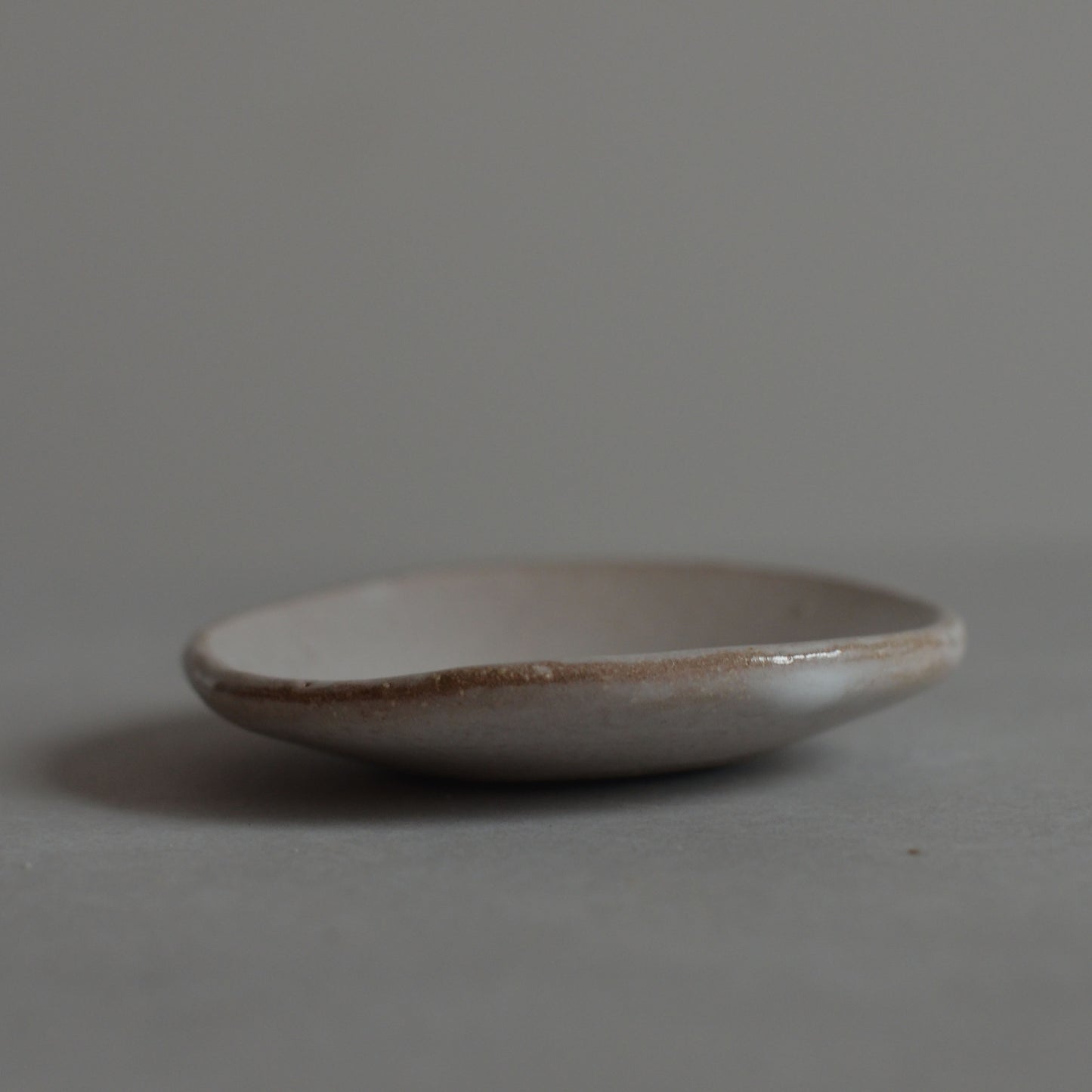 [Burning Ritual] Light Gray Ceramic Incense Holder Plate