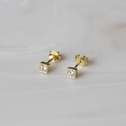 Maive Square with Stone Stud Earrings